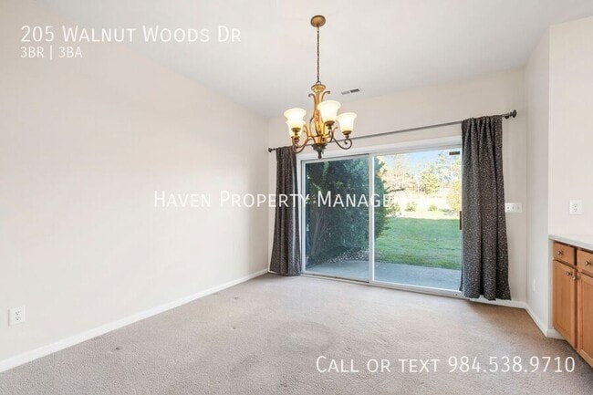 Photo - 205 Walnut Woods Dr