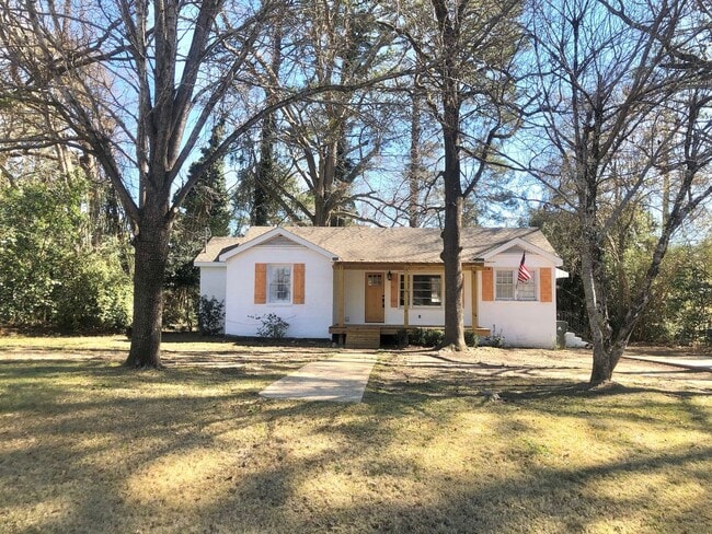 Photo - Charming 2BR Home Near Downtown Auburn & Auburn University