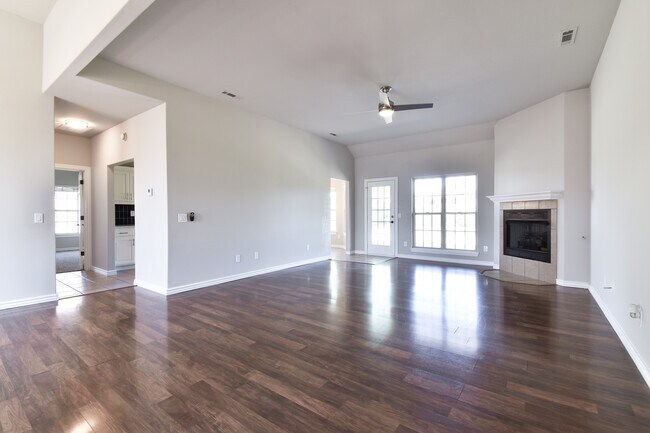 Photo - 1206 W Willowbend Dr