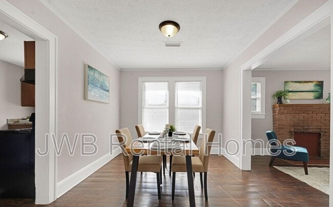 Photo - 472 W 66th St