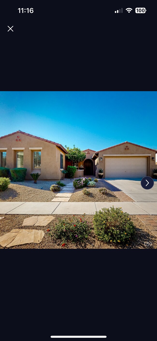 Front yard/driveway - 32718 N 18th Ln House