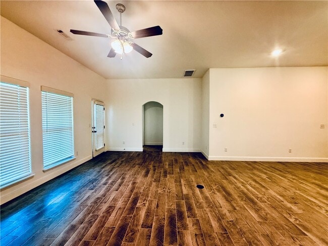Building Photo - 424 NW 59th Ave