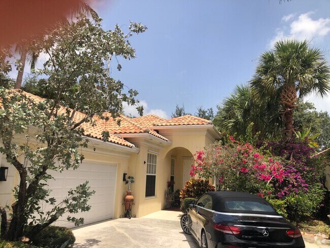 Building Photo - 4601 Hammock Cir Rental