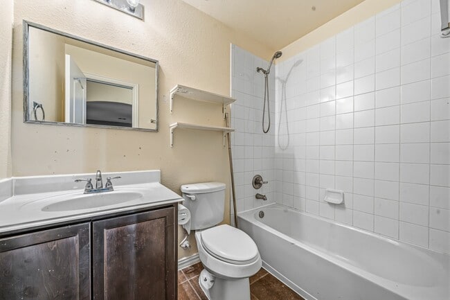 Photo - 2403 Summers Glen Ct