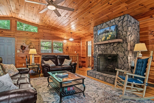 Building Photo - 410 Dogwood Ln Unit ID1302821P Rental