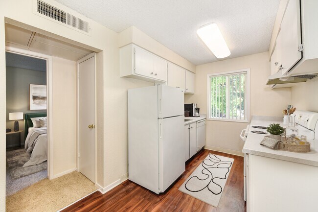 One Bedroom Kitchen