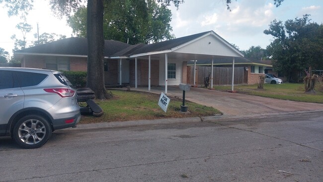 7313 Gore Dr