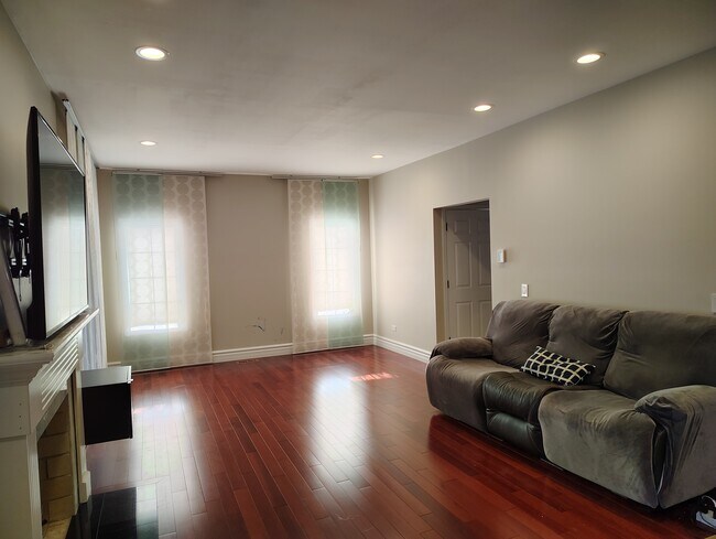 Photo - 4015 Amalfi Dr