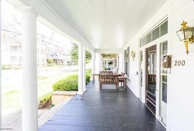 Photo - 200 Clisby Plz