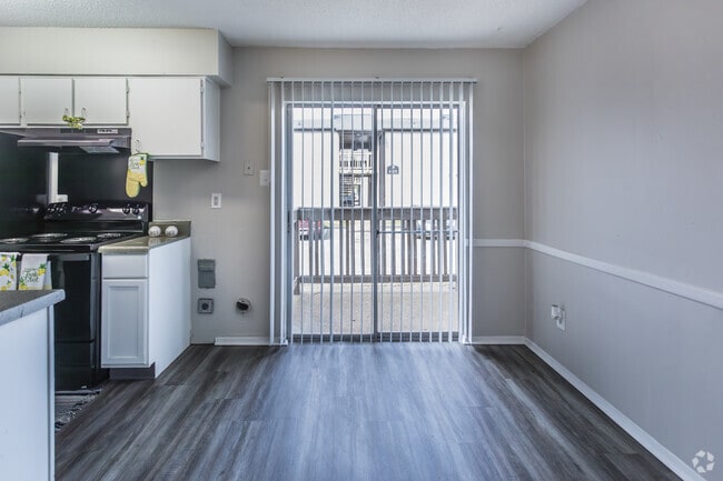 2BR, 1.5BA - 904SF - Dining Room - Avery Park Apartments