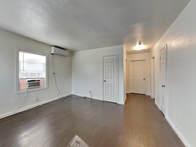 Photo - 2805 Carter St