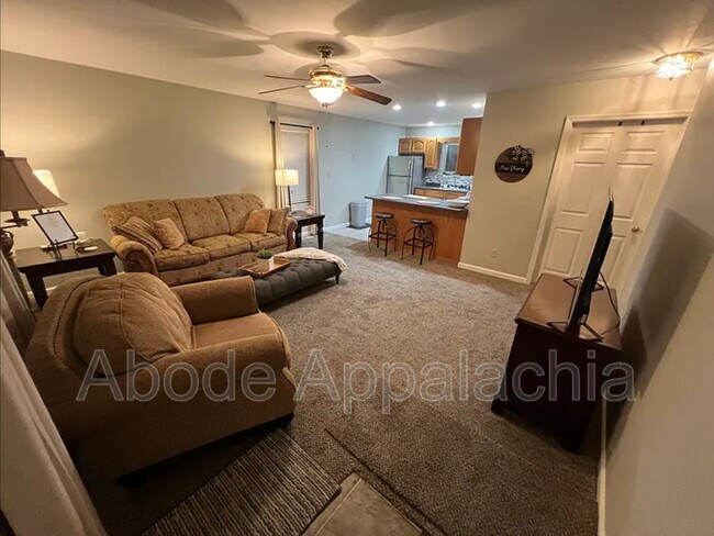 Photo - 124 Melvina Dr Unit #2