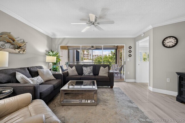 275 Palm Ave Unit D 203