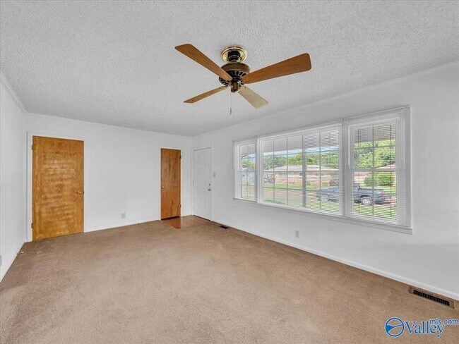 Photo - 422 Karter St NW