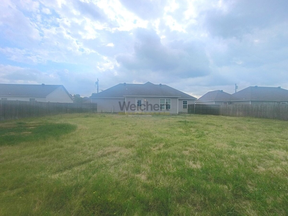 Photo - 3bed/2bath house with garage