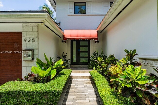 Building Photo - 925 Algaringo Ave