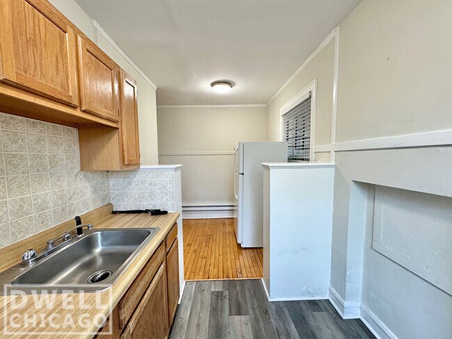 Photo - 1421 W Hutchinson St Unit 1