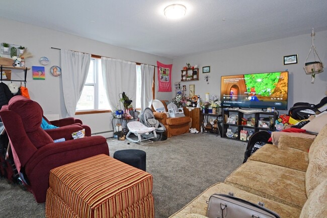 Photo - 214 42nd Ave NE
