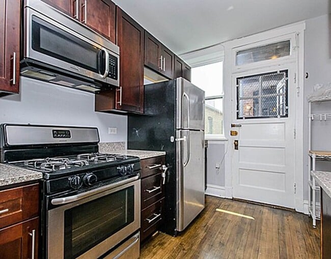 Building Photo - Spacious 1 Bed 1 Bath in the Andersonville area Unit GN