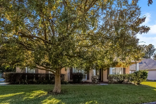 Building Photo - 9202 Redtail Dr