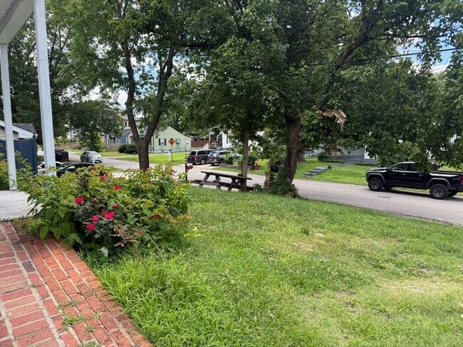 Photo - 2 Bedroom Cottage in Woodbine!