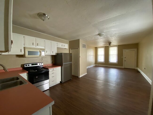 Photo - 2620 Slevin St
