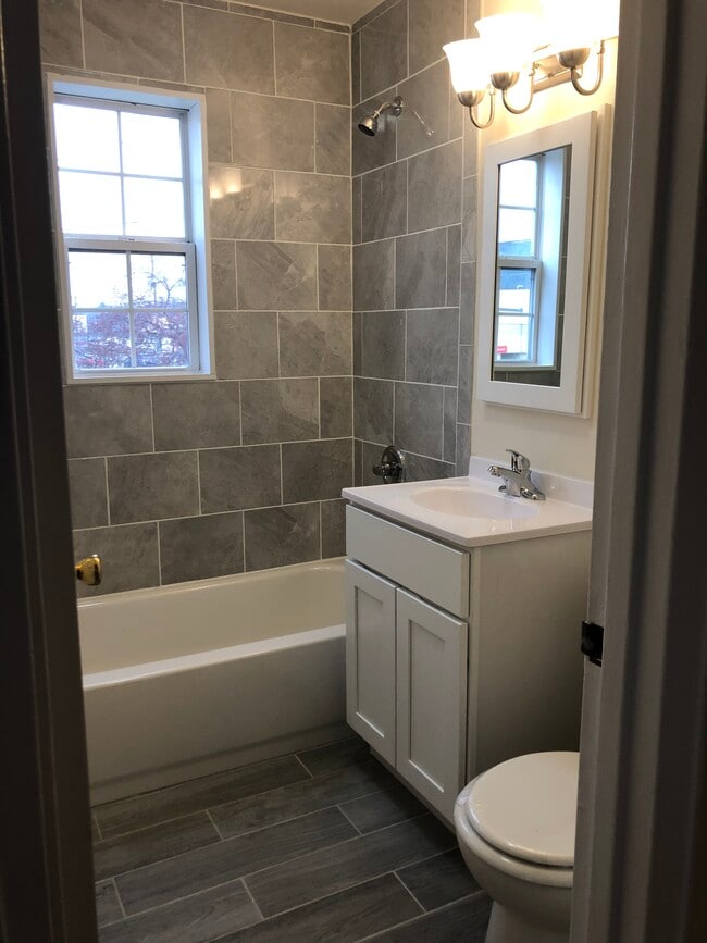 Full Bathroom Upstairs - 3 bed
