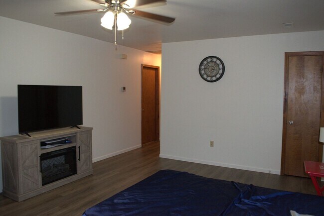 Photo - Nice 2 Bed 1 Bath Duplex In Southern Boone!