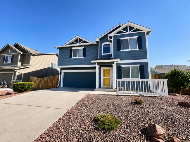 Building Photo - Gorgeous 3 Bedroom Home in Northeast CO Springs!