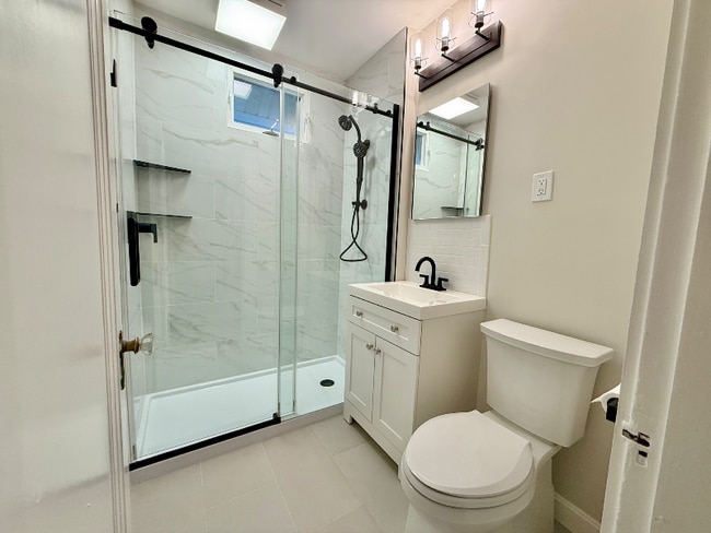 Photo - 35-37 Lindale Ave Unit 2