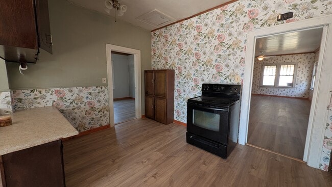 Photo - 531 W Wallace St