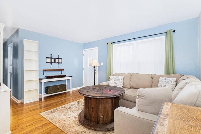 Photo - 531 Glen Ave