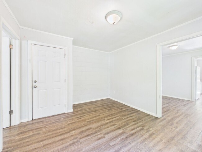 Photo - 923 N 20th St Unit Apt D