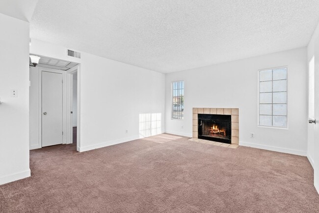 Photo - Spacious 2-Bedroom Condo with Fireplace – Available Now! Unit B