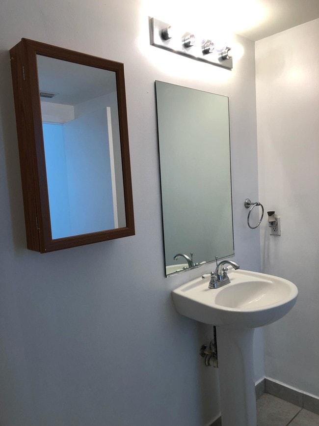master bathroom - 1 Glen Royal Pkwy Unidad 1009 Rental