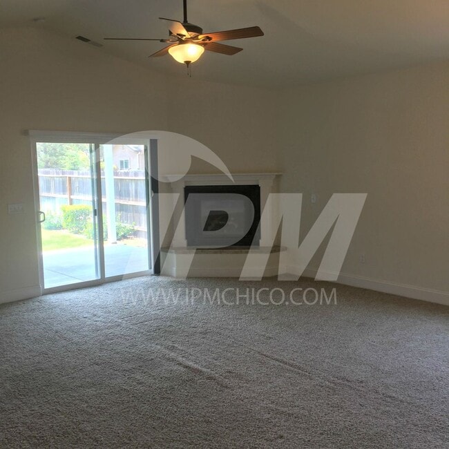Photo - 1271 Whitewood Way
