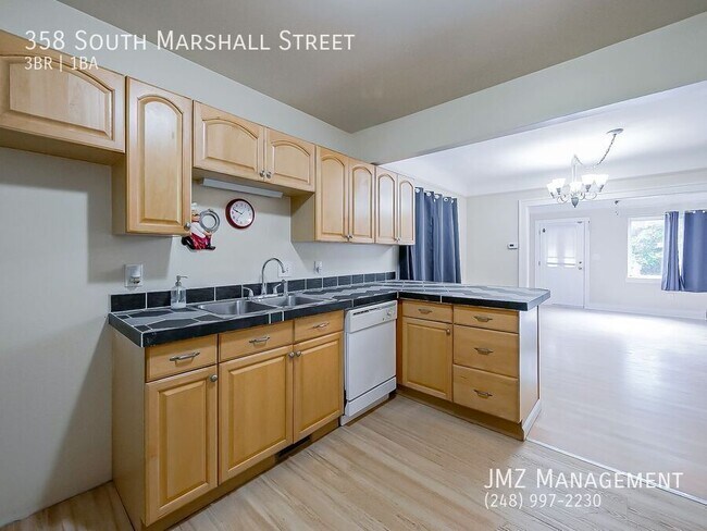 Photo - 358 S Marshall St