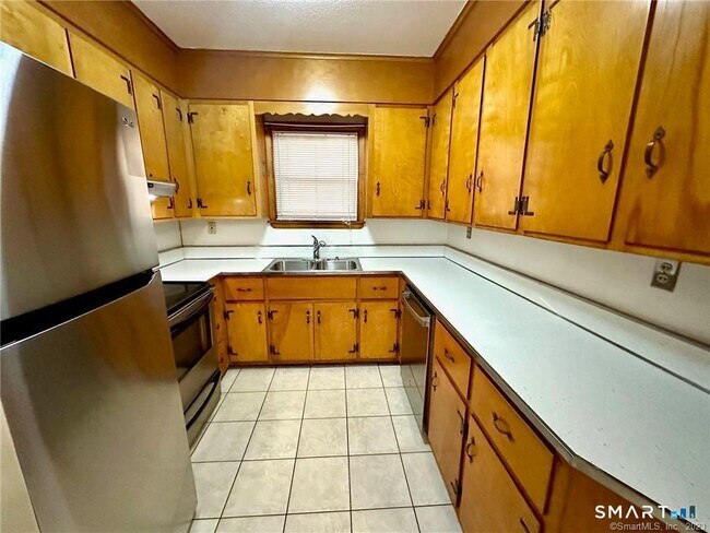 Photo - 492 Stanley St