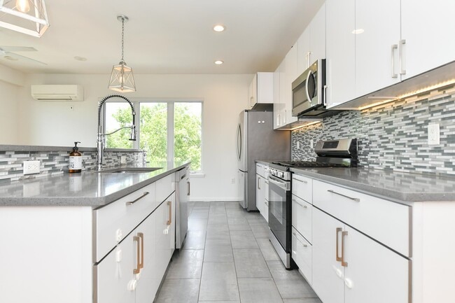 Photo - 58 Giles Ave Unit 3