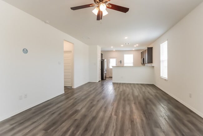 Photo - 20975 Endeavor St