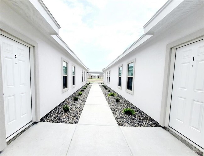 Photo - 5805 Swallow Ave Unit 4