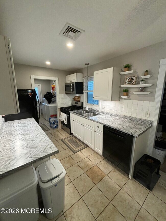 Photo - 336 Enterprise Dr