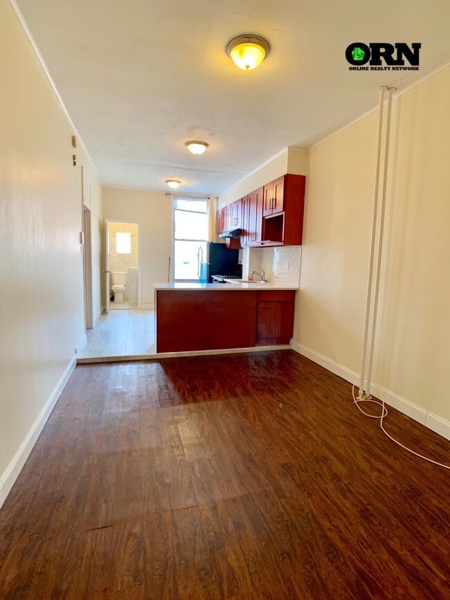 Photo - 18-63 Himrod St