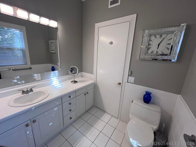 1061 Bimini Ln