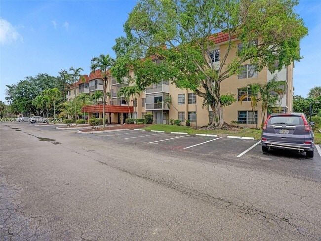 Photo - 4166 Inverrary Dr Unit 403