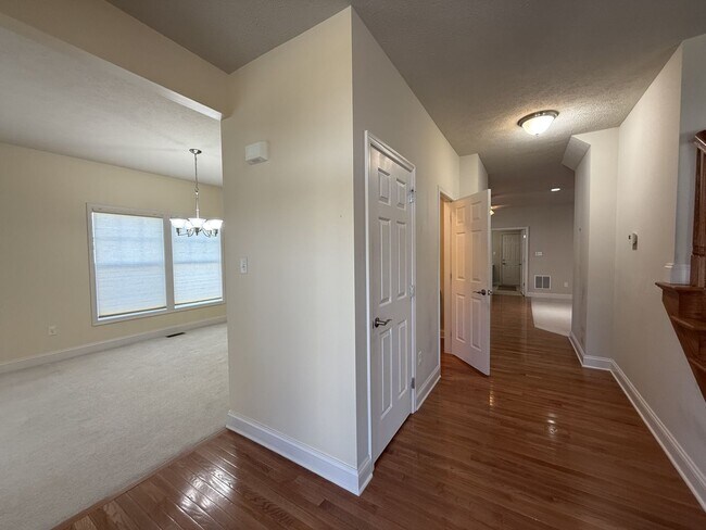 Photo - Three Bedroom Collegiate Station Home