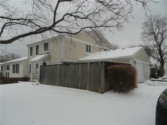 Photo - 206 Greenway Blvd