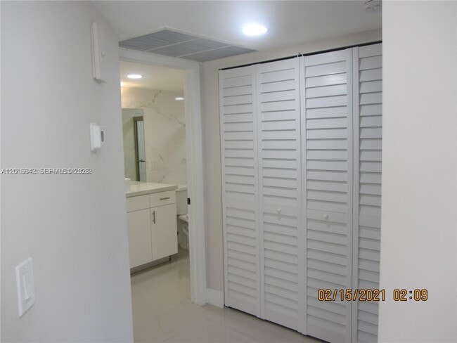 Photo - 8343 Lake Dr Unidad 506