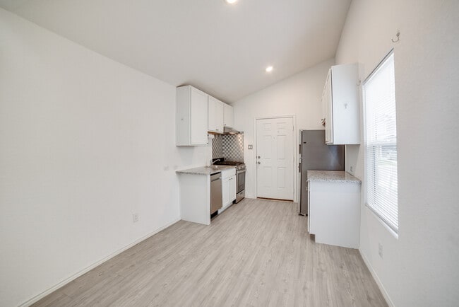 Photo - 4247 Thalweg Way