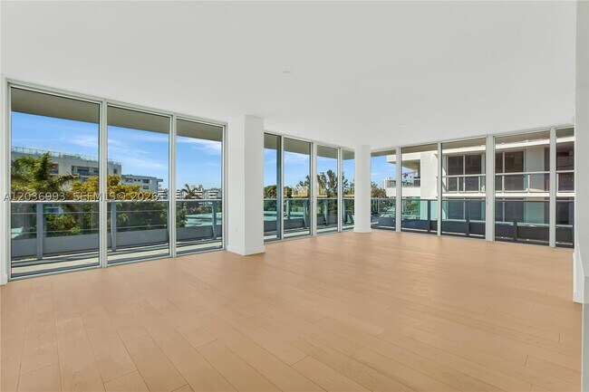 Photo - 9221 E Bay Harbor Dr Unit 512